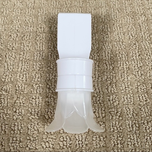 White Wallflower Adjustable to Outlet